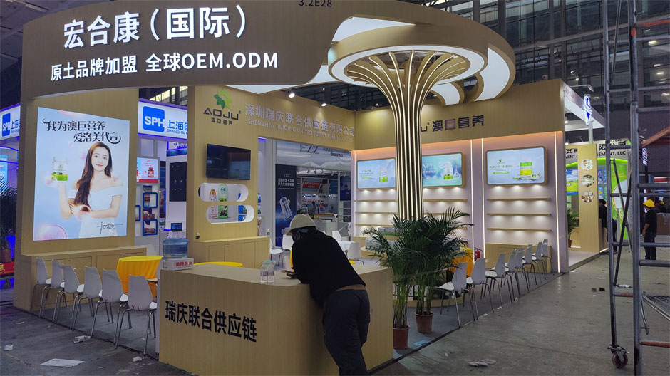 藥交會醫(yī)藥企業(yè)展覽展臺搭建現(xiàn)場